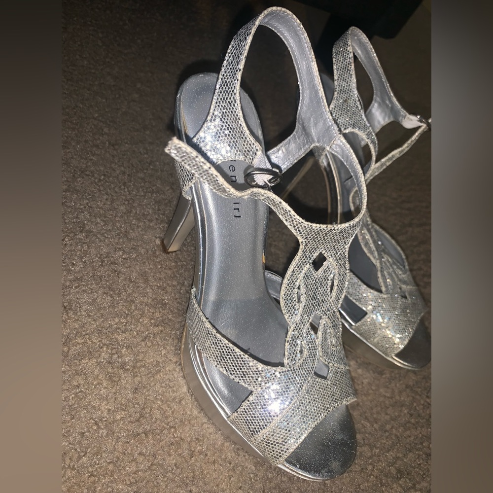 Madden girl, size 8, straps